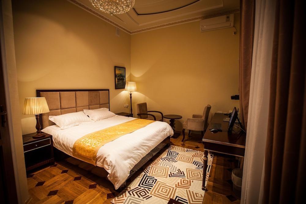 Twins Hotel Doesjanbe Buitenkant foto
