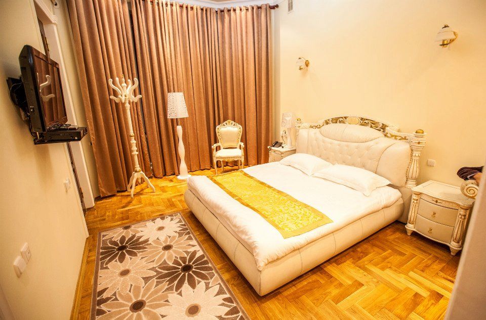 Twins Hotel Doesjanbe Buitenkant foto