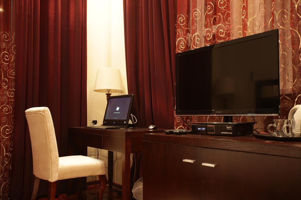 Twins Hotel Doesjanbe Buitenkant foto